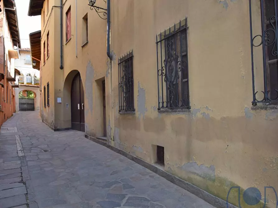 Immagine 3 di Palazzo in vendita  in Vicolo Romano a Chieri