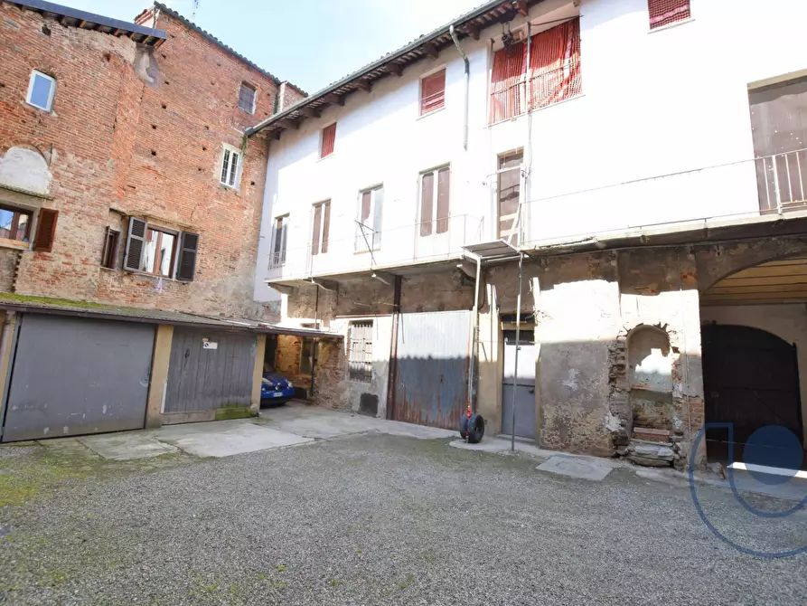 Immagine 12 di Palazzo in vendita  in Vicolo Romano a Chieri