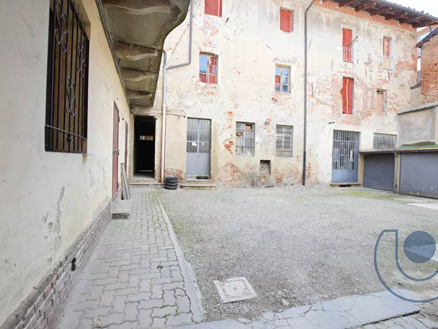 Immagine 17 di Palazzo in vendita  in Vicolo Romano a Chieri