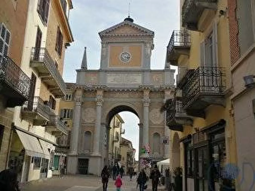 Immagine 18 di Palazzo in vendita  in Vicolo Romano a Chieri