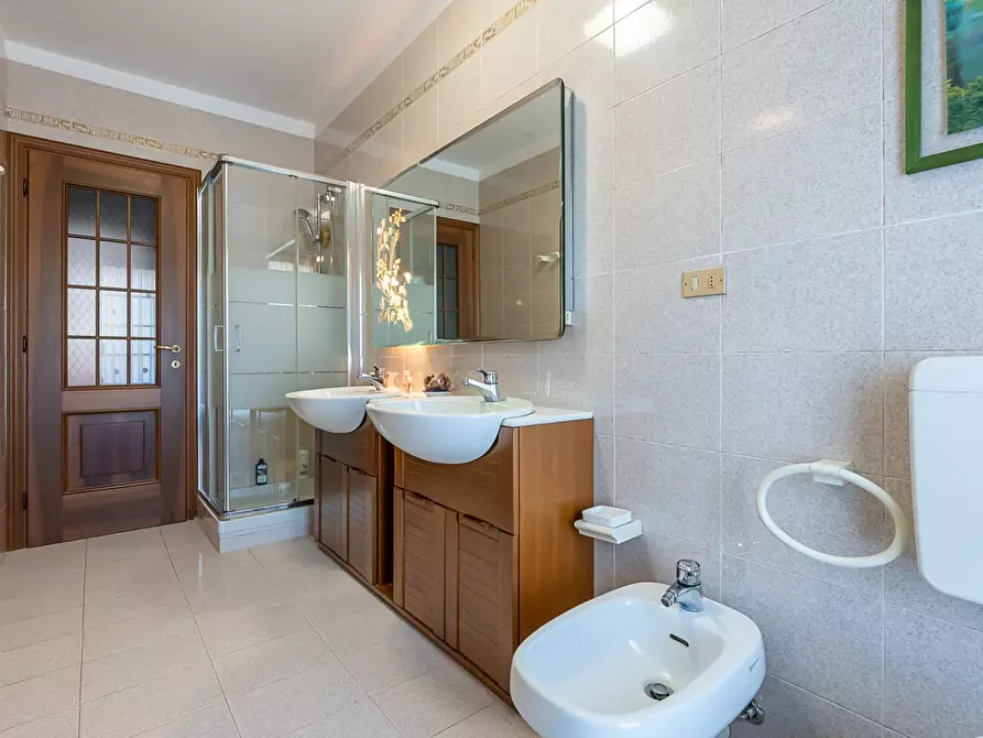 Immagine 9 di Villa in vendita  in Via Boccaccio a Rivalta Di Torino
