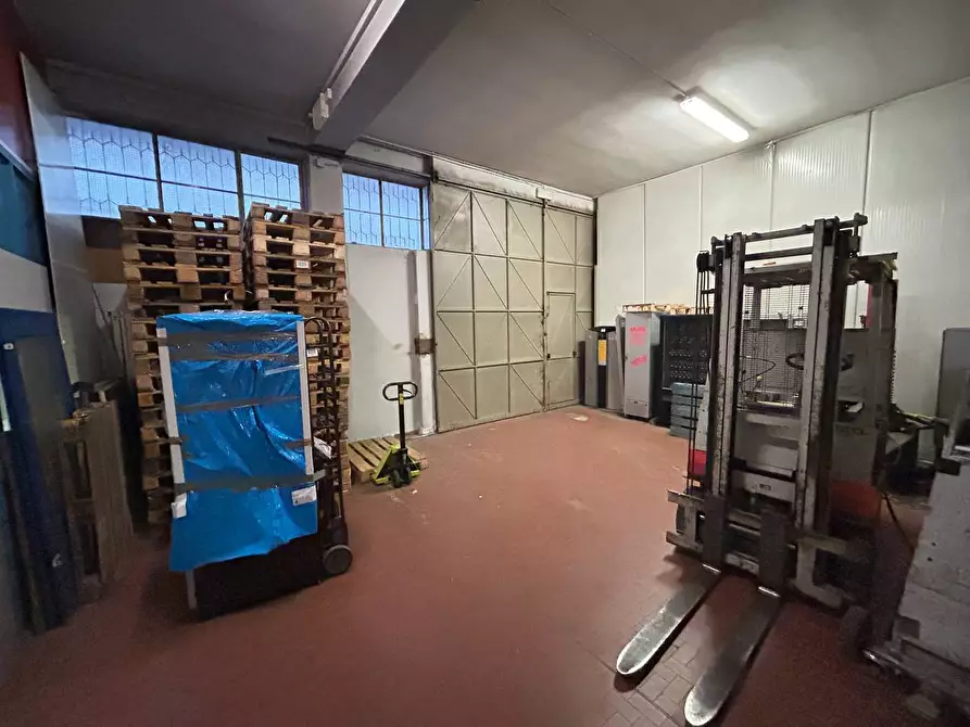 Immagine 9 di Magazzino in affitto  in Via Bernardino Luini a Torino