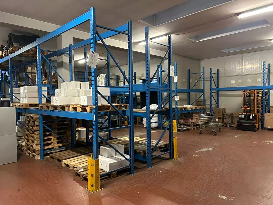 Immagine 12 di Attività commerciale in affitto  in Via Bernardino Luini a Torino