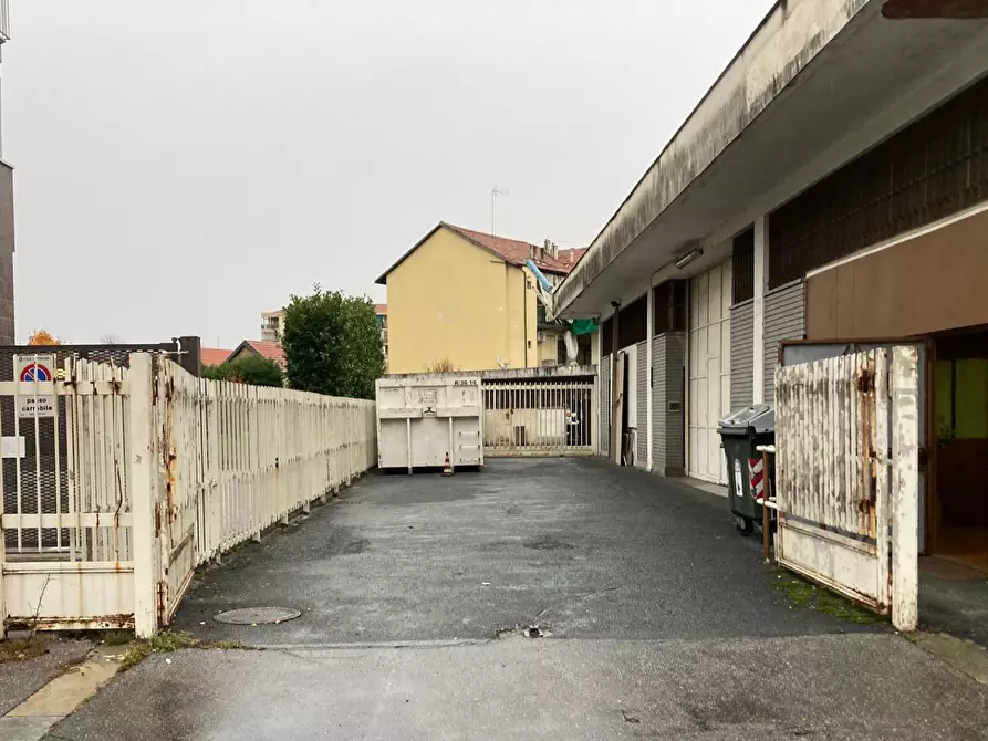 Immagine 5 di Attività commerciale in affitto  in Via Bernardino Luini a Torino