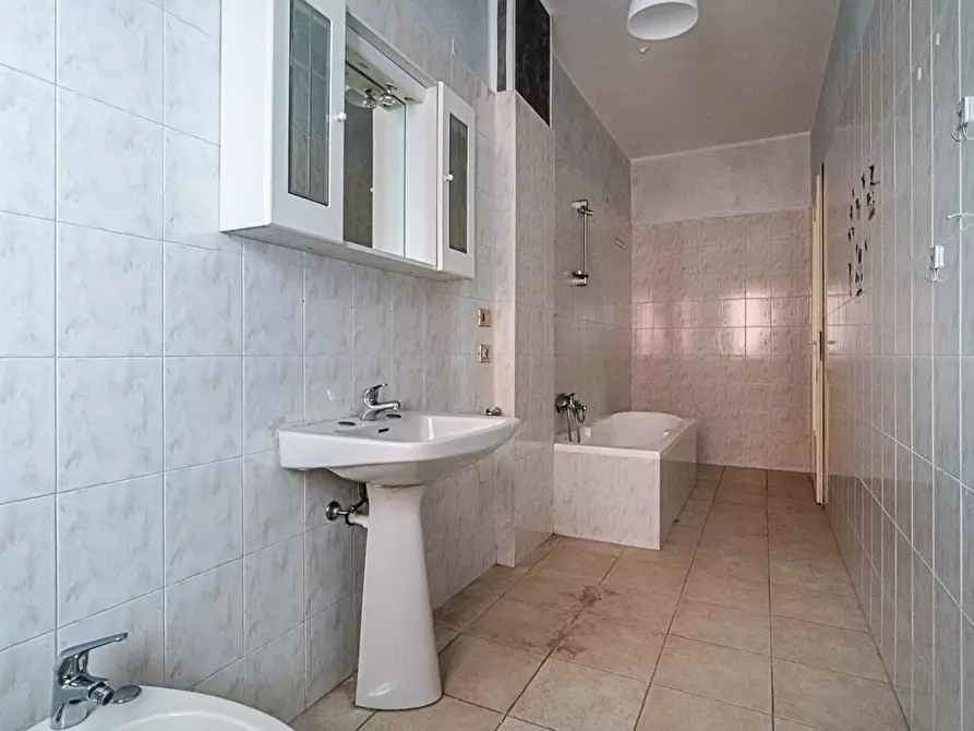 Immagine 10 di Appartamento in vendita  in strada Torino a Beinasco