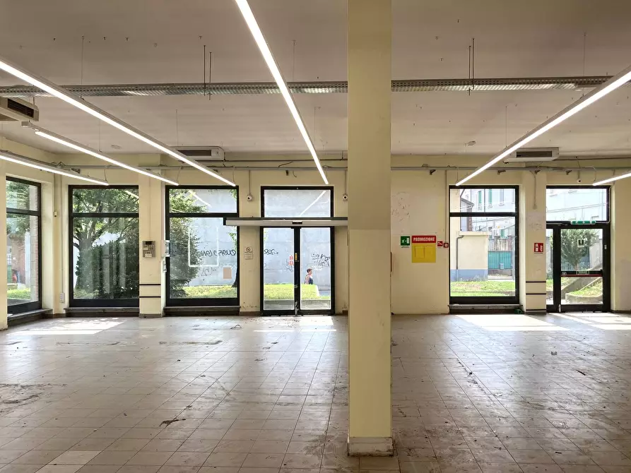 Immagine 6 di Locale commerciale in affitto  in Via Bruere a Rivoli