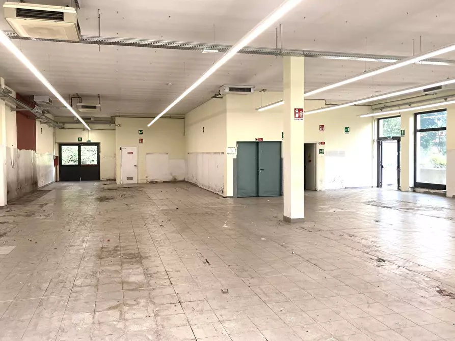 Immagine 15 di Locale commerciale in affitto  in Via Bruere a Rivoli