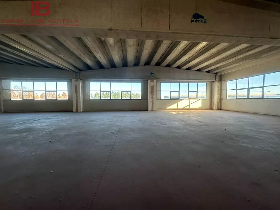 Immagine 8 di Locale commerciale in affitto  in Porta Rossa a Cuneo