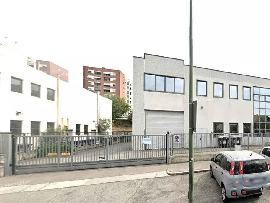 Immagine 4 di Magazzino in affitto  in Via Feroggio a Torino