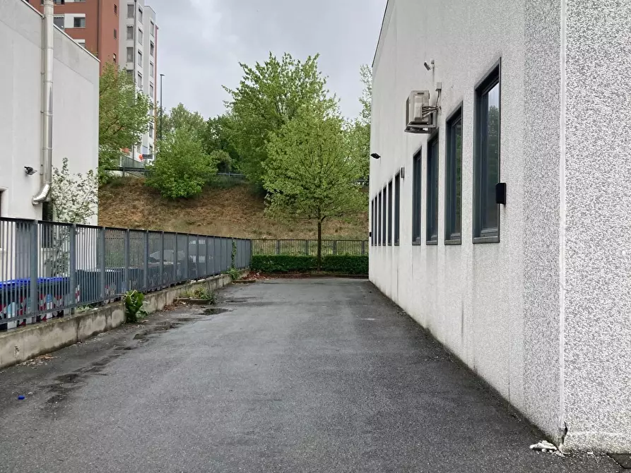 Immagine 5 di Magazzino in affitto  in Via Feroggio a Torino