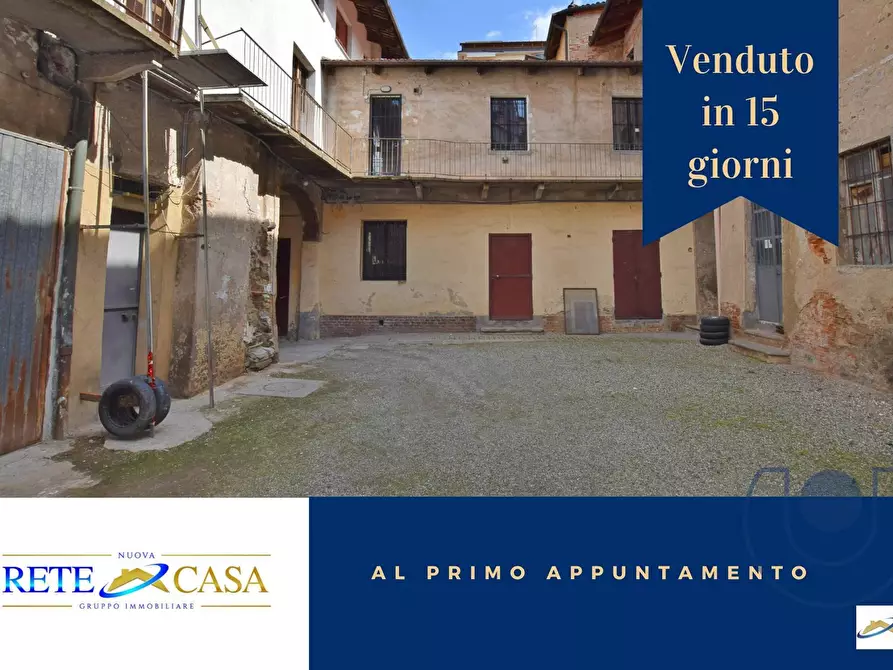 Immagine 1 di Palazzo in vendita  in Vicolo Romano a Chieri