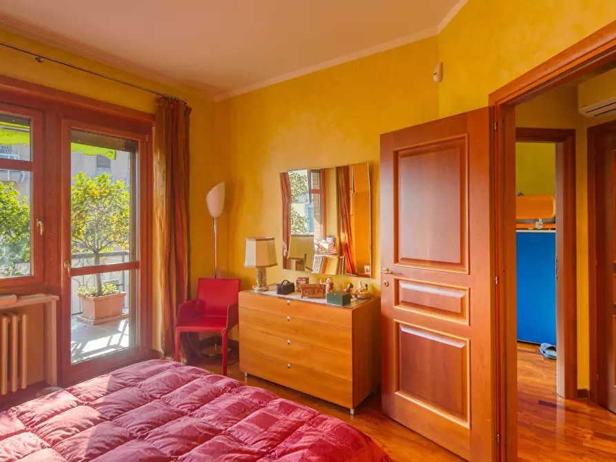 Immagine 29 di Appartamento in vendita  in Via Martiri Della Liberta' a Torino