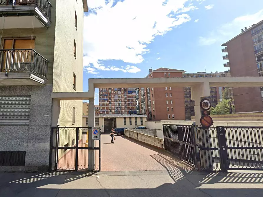 Immagine 1 di Attività commerciale in vendita  in VIA CAMPIGLIA a Torino