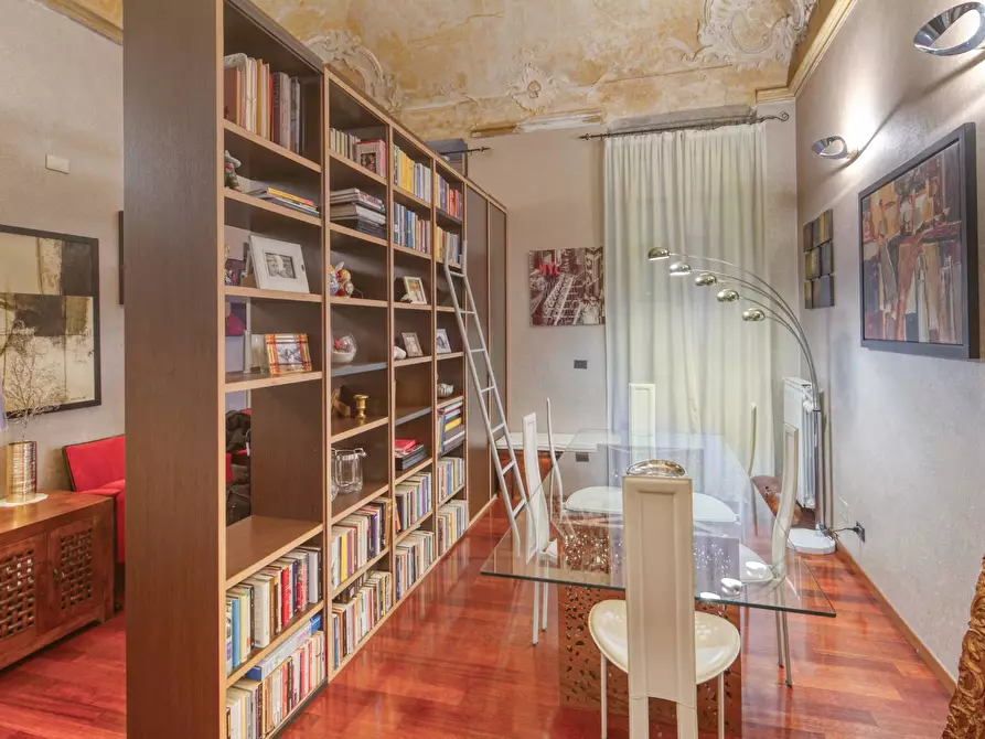 Immagine 6 di Appartamento in vendita  in via Garibaldi a Torino