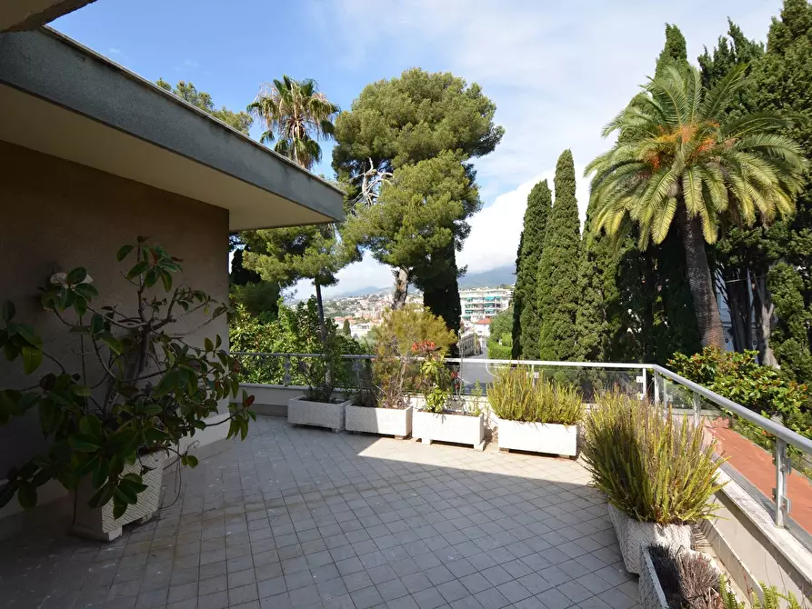 Immagine 9 di Attico in vendita  in via duca degli Abruzzi a San Remo