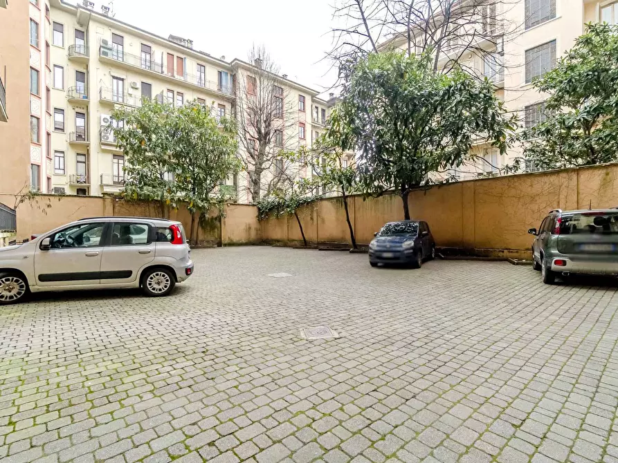 Immagine 6 di Ufficio in affitto  in Corso Einaudi a Torino