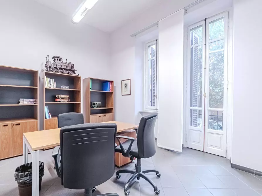Immagine 12 di Ufficio in affitto  in Corso Einaudi a Torino