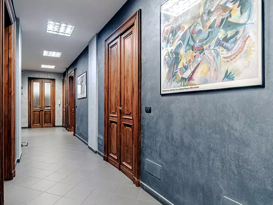 Immagine 9 di Ufficio in affitto  in Corso Einaudi a Torino