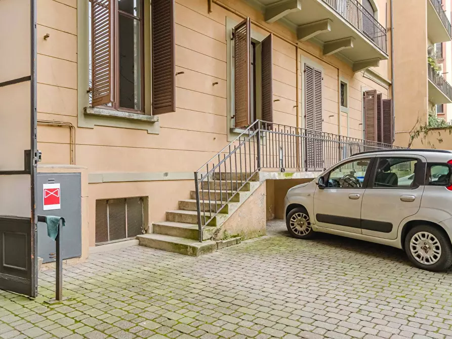 Immagine 19 di Ufficio in affitto  in Corso Einaudi a Torino