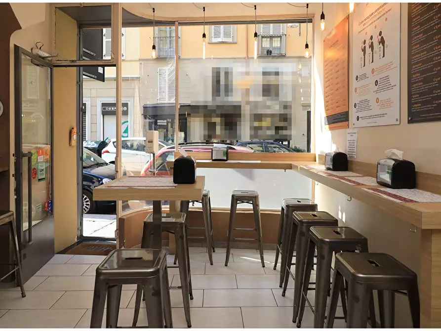 Immagine 6 di Attività commerciale in affitto  in Via San Massimo a Torino