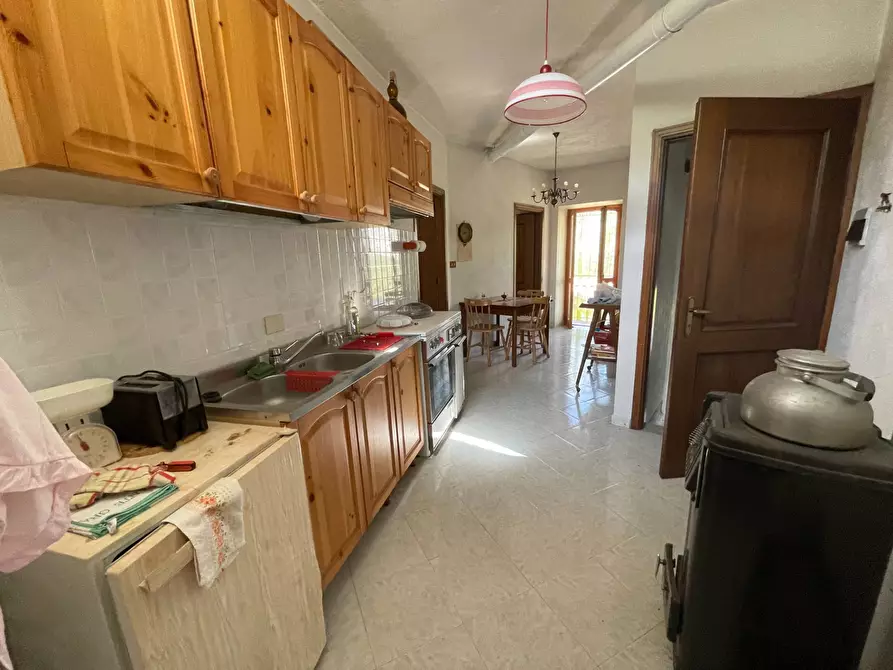 Immagine 2 di Palazzo in vendita  in Località Cardini a Roburent