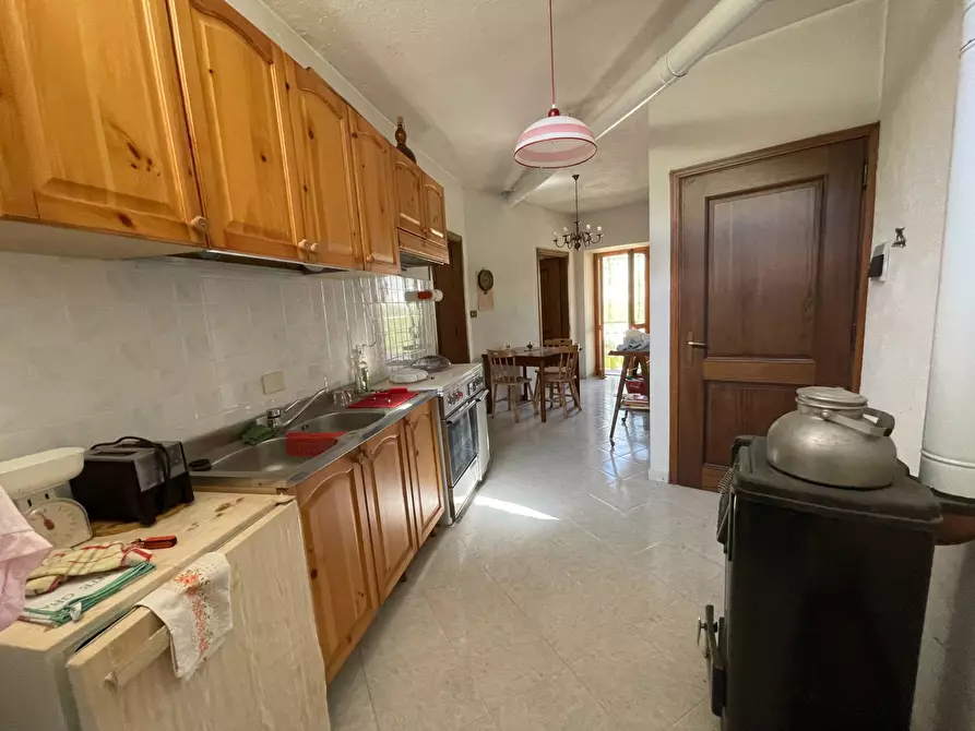 Immagine 3 di Palazzo in vendita  in Località Cardini a Roburent