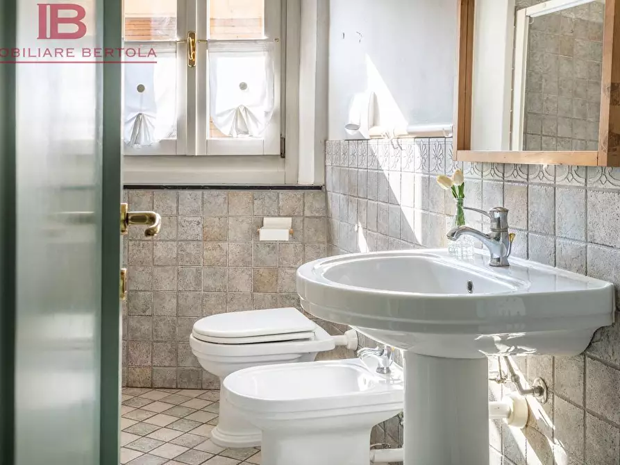 Immagine 26 di Appartamento in vendita  in Piazza dell'Olmo a Boves