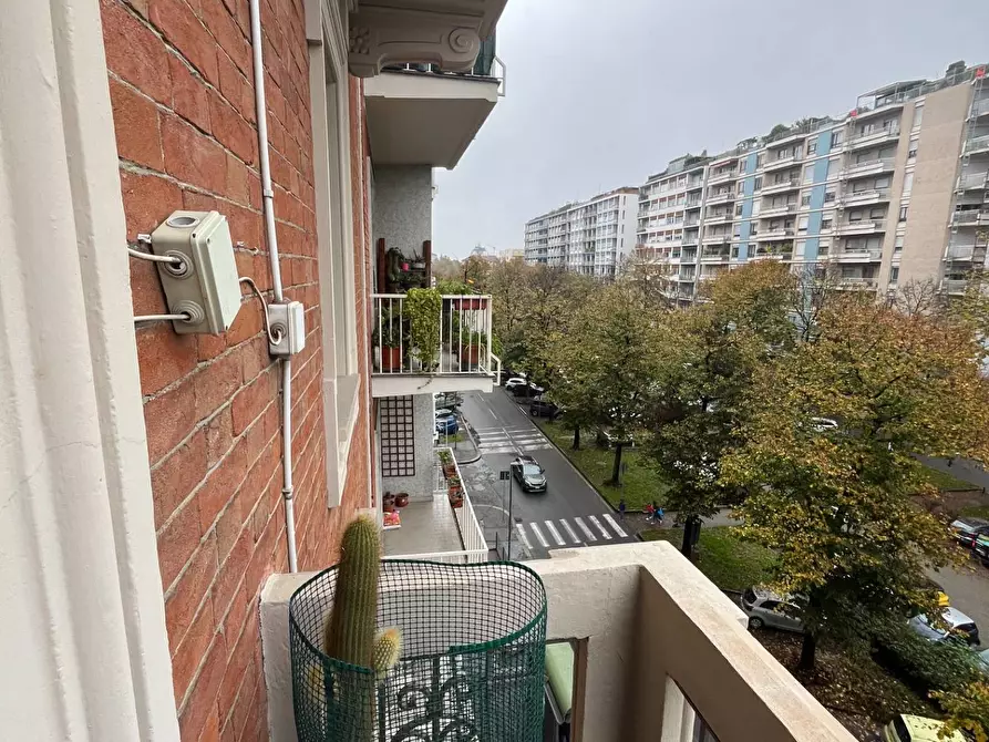 Immagine 7 di Appartamento in vendita  in Corso Massimo D'Azeglio a Torino