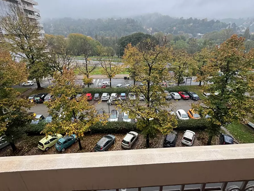 Immagine 8 di Appartamento in vendita  in Corso Massimo D'Azeglio a Torino