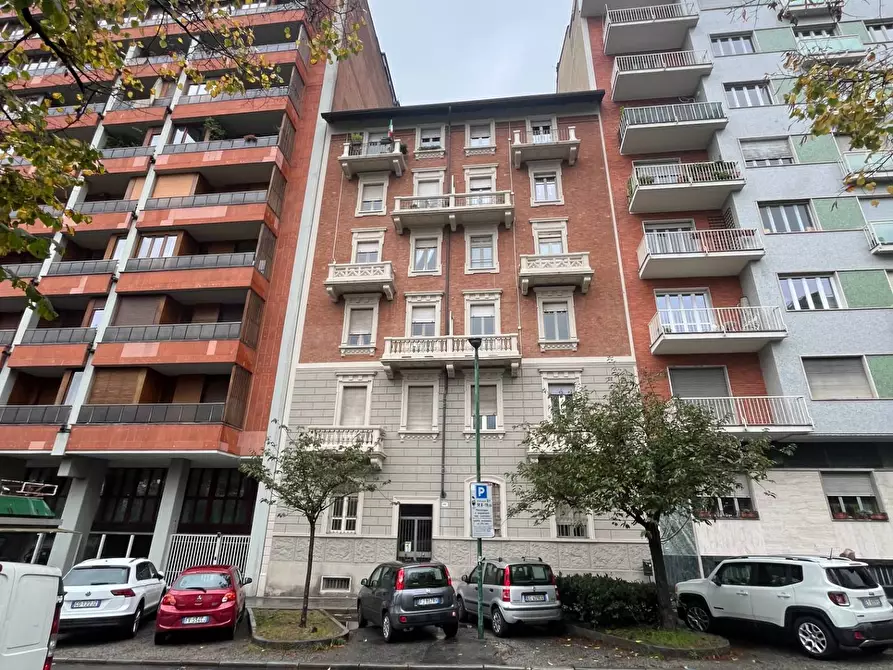 Immagine 19 di Appartamento in vendita  in Corso Massimo D'Azeglio a Torino