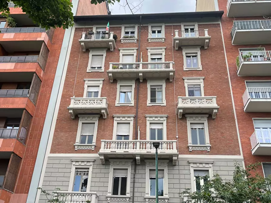 Immagine 1 di Appartamento in vendita  in Corso Massimo D'Azeglio a Torino