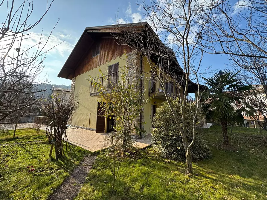 Immagine 2 di Appartamento in vendita  in Piazza San Luca a Roccaforte Mondovì