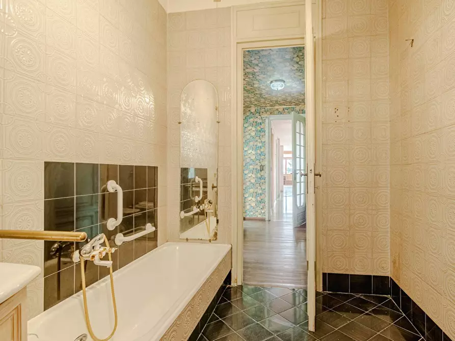 Immagine 21 di Appartamento in vendita  in strada delle terrazze a Torino