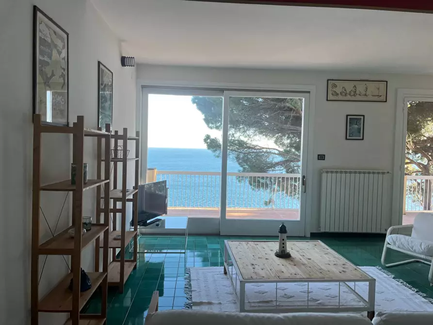 Immagine 10 di Appartamento in vendita  in via della torretta a Arenzano