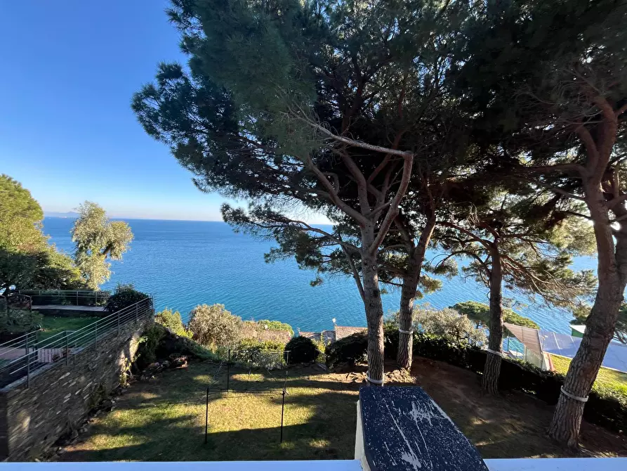 Immagine 18 di Appartamento in vendita  in via della torretta a Arenzano