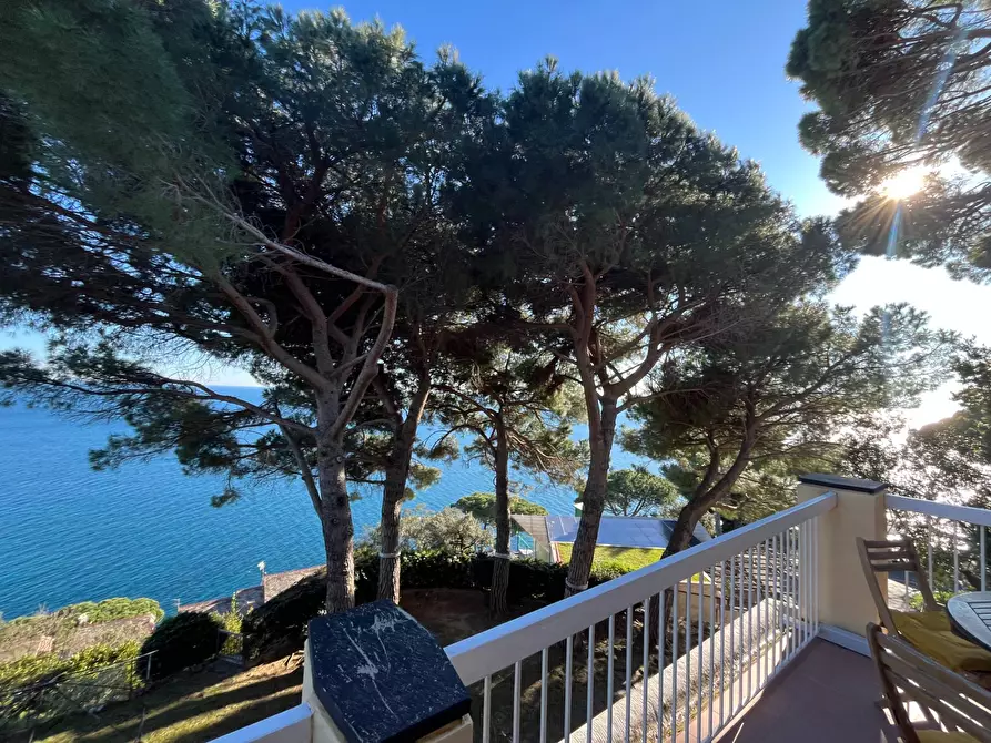 Immagine 15 di Appartamento in vendita  in via della torretta a Arenzano