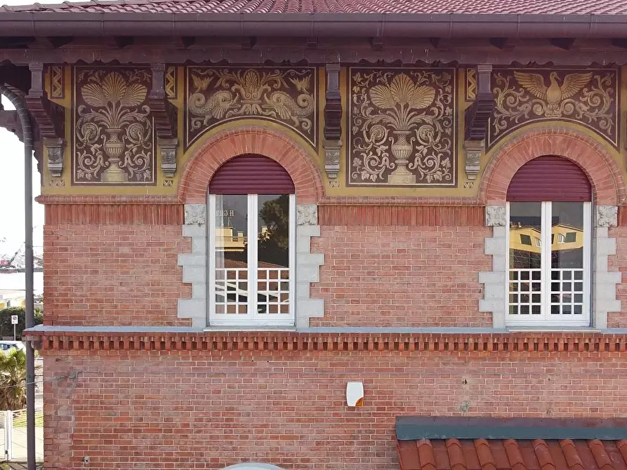 Immagine 10 di Villa in vendita  in Viale Amerigo Vespucci a Massa