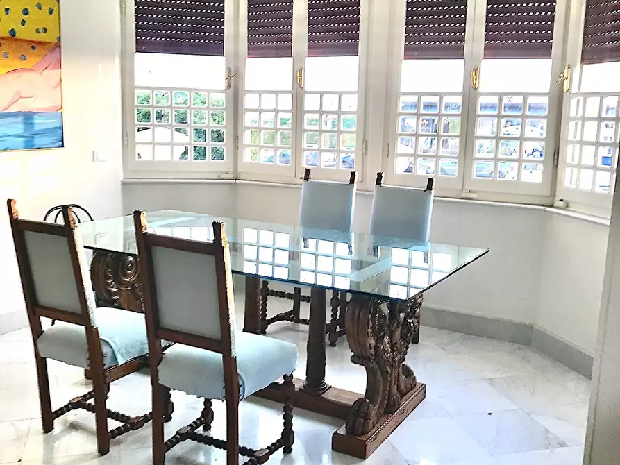 Immagine 19 di Villa in vendita  in Viale Amerigo Vespucci a Massa