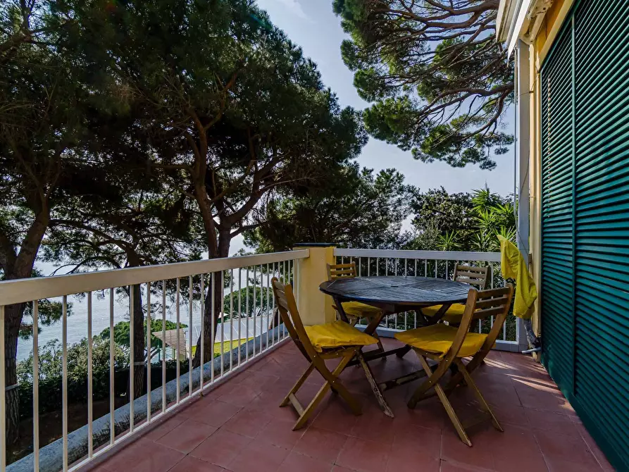 Immagine 22 di Appartamento in vendita  in via della torretta a Arenzano