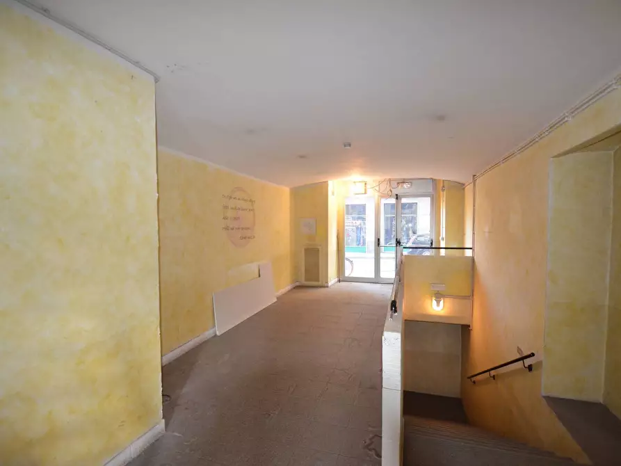 Immagine 5 di Showroom in vendita  in Corso Via Montebello a Torino
