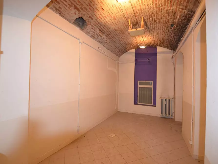 Immagine 18 di Showroom in vendita  in Corso Via Montebello a Torino