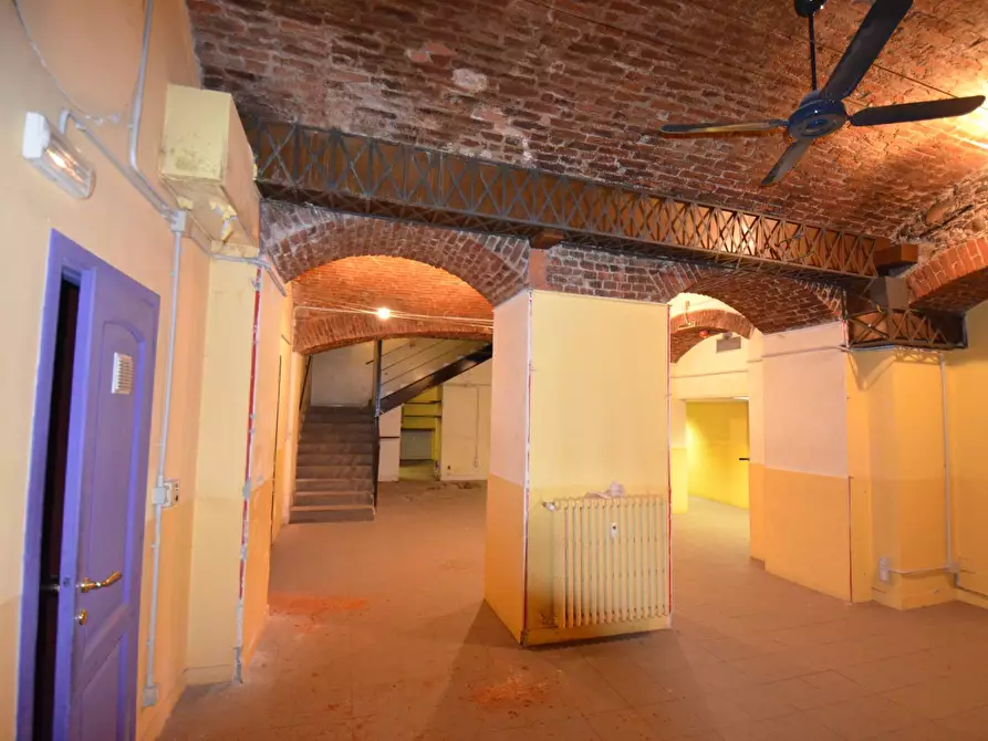 Immagine 21 di Showroom in vendita  in Corso Via Montebello a Torino