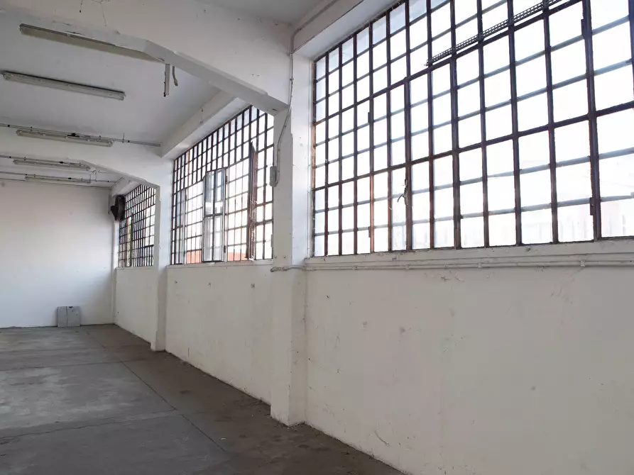 Immagine 10 di Capannone industriale in vendita  in Via Sansovino a Torino