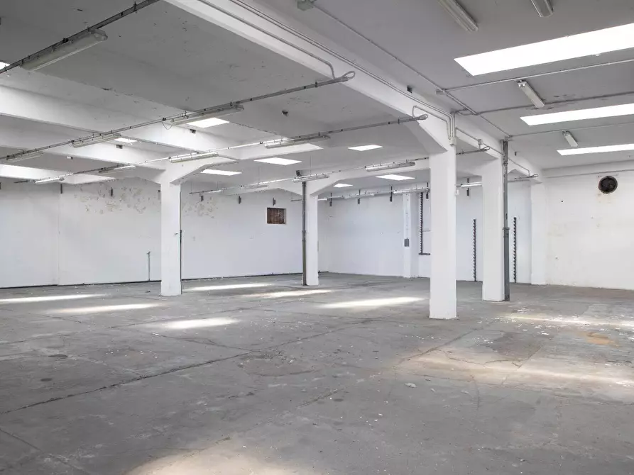 Immagine 11 di Capannone industriale in vendita  in Via Sansovino a Torino