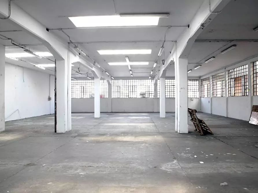 Immagine 12 di Capannone industriale in vendita  in Via Sansovino a Torino