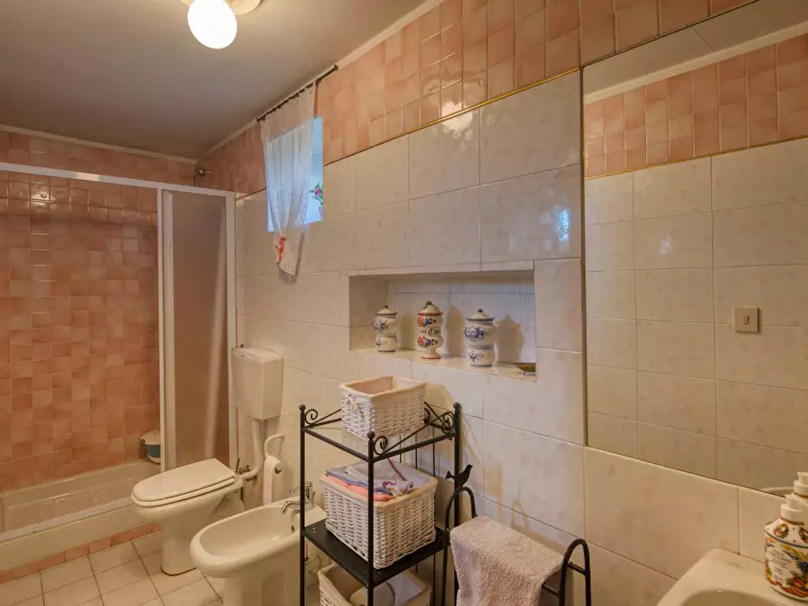 Immagine 10 di Casa indipendente in vendita  in località Vallarone a Asti