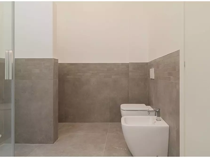 Immagine 22 di Loft/Open space in vendita  in Corso Lecce a Torino