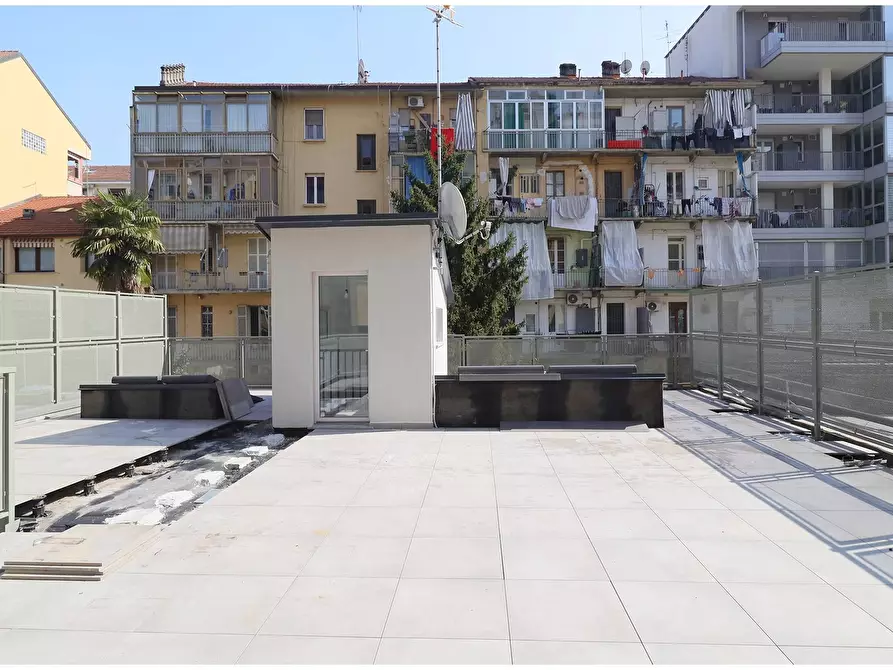 Immagine 11 di Loft/Open space in vendita  in Corso Lecce a Torino