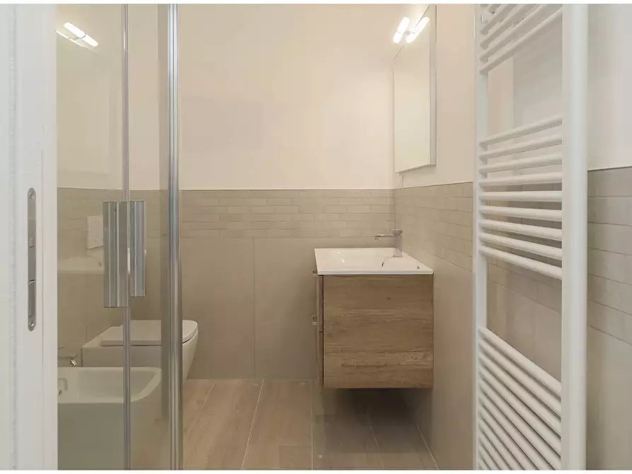 Immagine 17 di Loft/Open space in vendita  in CORSO LECCE a Torino