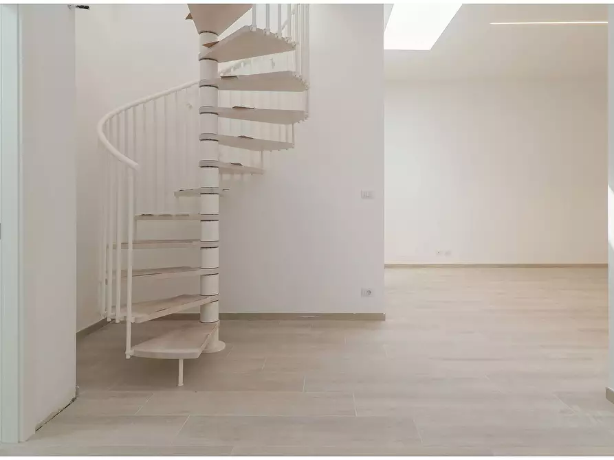 Immagine 13 di Loft/Open space in vendita  in CORSO LECCE a Torino